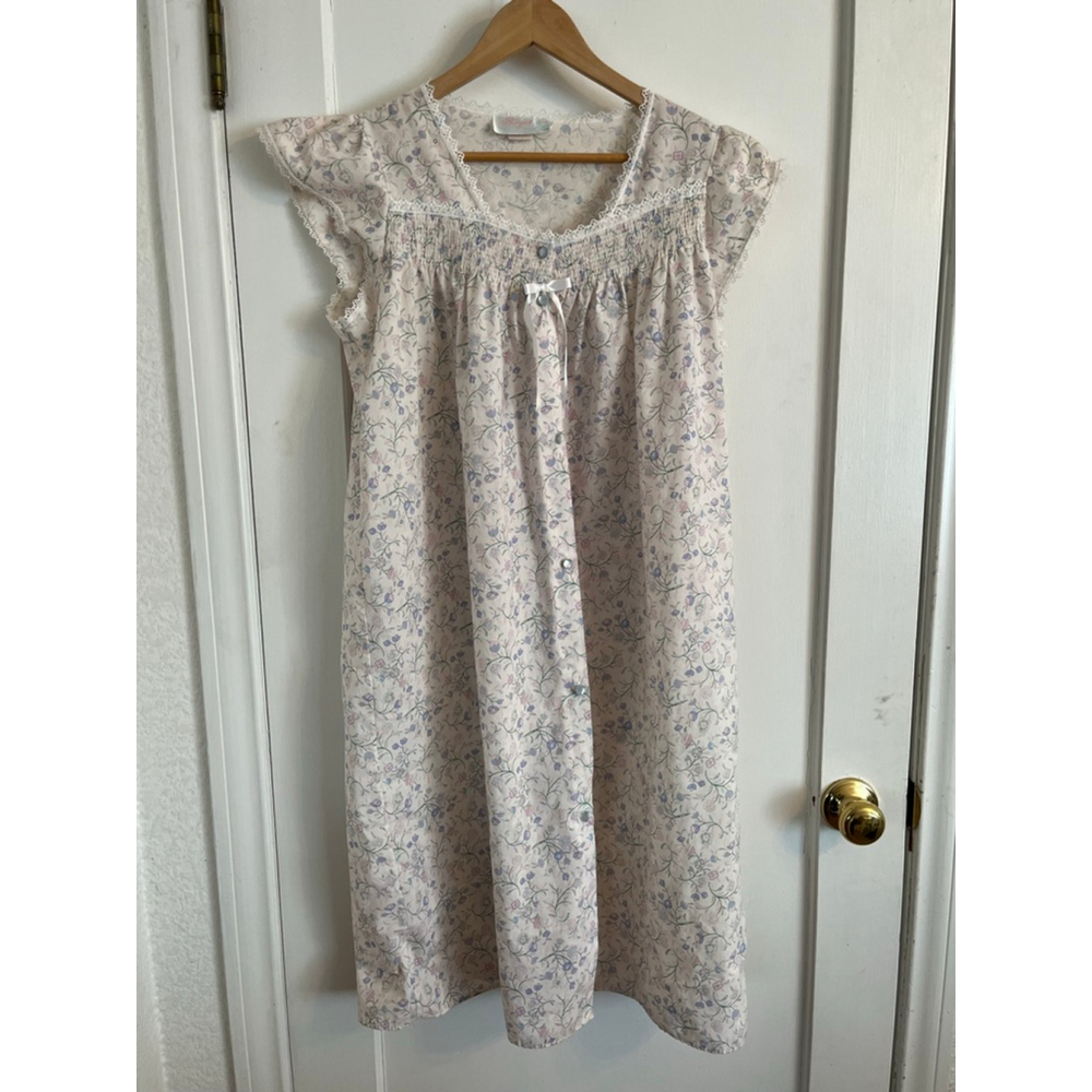 Vintage Night Gown Bouquet Brand Womens Size Small Floral Smocking Button Up